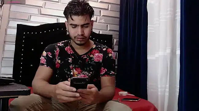 Snapshot of jaden_98_ chatting on February 1, 2025, 11:37 pm jaden 98 online show from February 1, 2025, 11:37 pm