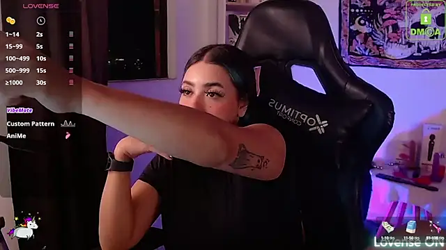 sweetcoralinee online show from October 7, 2025, 2:20 am