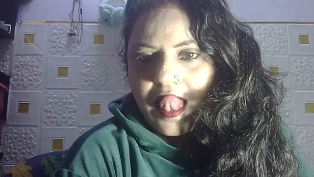 Snapshot of Sexy_komolika chatting on February 2, 2025, 5:21 am Sexy komolika online show from February 2, 2025, 5:21 am