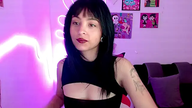 Snapshot of Kind_Scarlett chatting on February 1, 2025, 5:05 pm Kind Scarlett online show from February 1, 2025, 5:05 pm