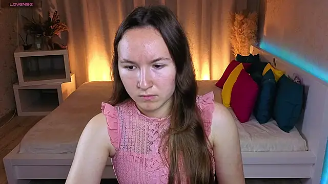 Little doll meow online show from September 15, 2025, 3:06 am