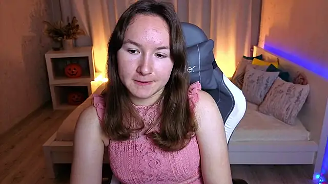 Little doll meow online show from November 7, 2025, 3:06 am