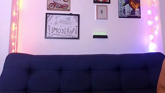 catalina y tylerjhons online show from February 9, 2025, 11:47 am