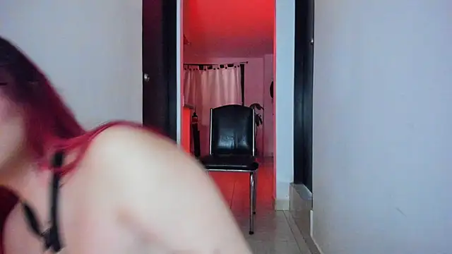 Dafne Moon online show from February 26, 2025, 6:58 am