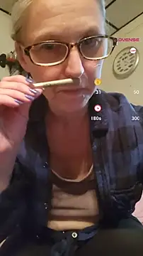 Snapshot of Beckabliss chatting on October 7, 2025, 11:46 pm Beckabliss online show from October 7, 2025, 11:46 pm