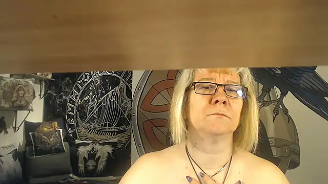 Snapshot of TittenMichelle chatting on March 14, 2025, 5:13 pm TittenMichelle online show from March 14, 2025, 5:13 pm