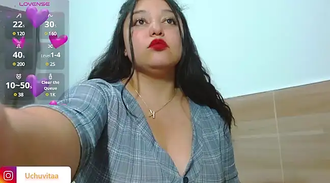 Snapshot of Kym_Owens chatting on December 13, 2024, 1:15 am Kym Owens online show from December 13, 2024, 1:15 am