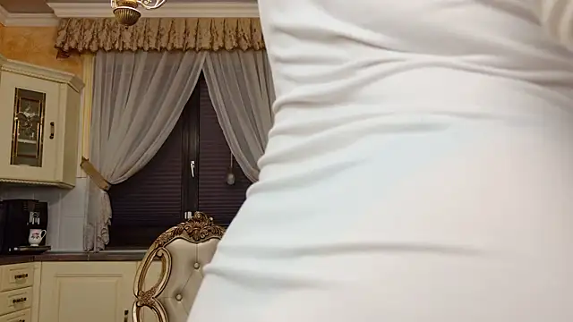 Snapshot of TUNDEROSE1 chatting on February 10, 2025, 4:30 am TUNDEROSE1 online show from February 10, 2025, 4:30 am