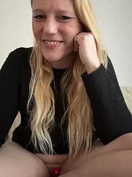 MoniqueLaFee online show from January 24, 2025, 7:51 am