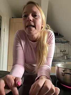 MoniqueLaFee online show from January 30, 2025, 6:13 am