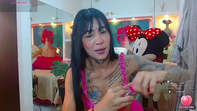 lorenapinto online show from October 19, 2025, 12:28 pm