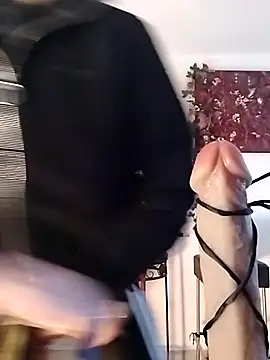 freyamoret online show from March 8, 2025, 6:32 am