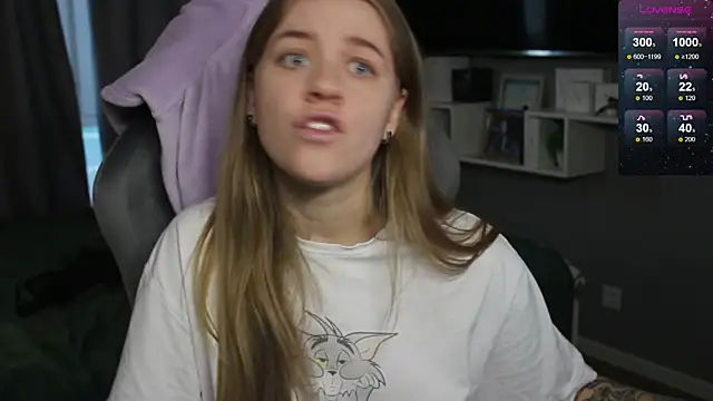 Snapshot of candy_maggie chatting on December 12, 2024, 12:33 pm candy maggie online show from December 12, 2024, 12:33 pm