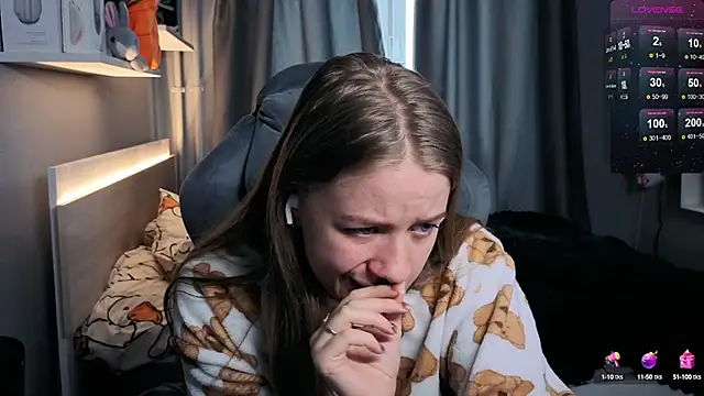 Snapshot of candy_maggie chatting on March 13, 2025, 12:13 pm candy maggie online show from March 13, 2025, 12:13 pm