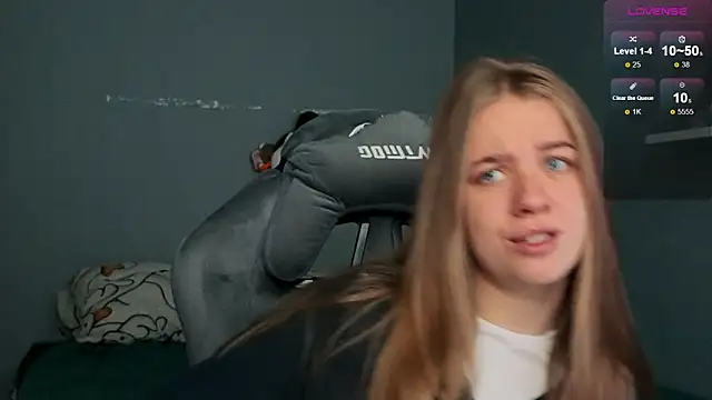 Snapshot of candy_maggie chatting on September 29, 2025, 9:14 am candy maggie online show from September 29, 2025, 9:14 am