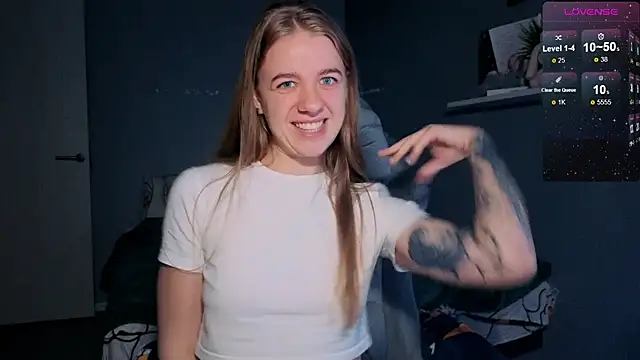 Snapshot of candy_maggie chatting on October 27, 2025, 5:39 pm candy maggie online show from October 27, 2025, 5:39 pm