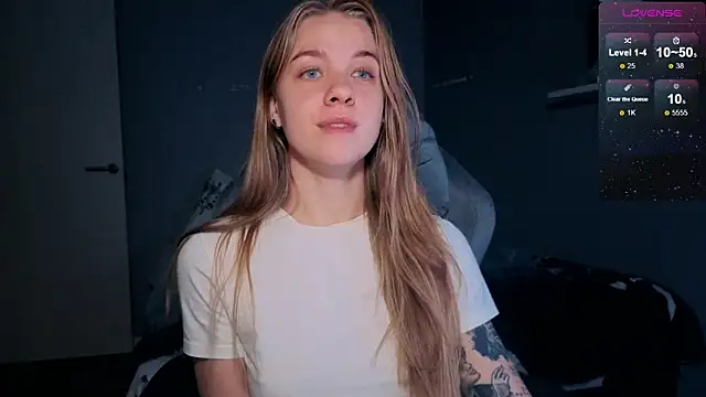 Snapshot of candy_maggie chatting on November 7, 2025, 6:30 pm candy maggie online show from November 7, 2025, 6:30 pm