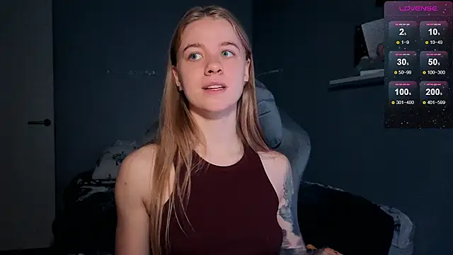 Snapshot of candy_maggie chatting on November 10, 2025, 5:23 pm candy maggie online show from November 10, 2025, 5:23 pm