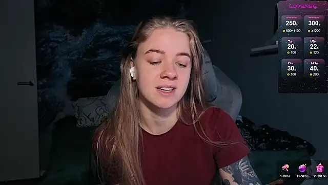 Snapshot of candy_maggie chatting on November 30, 2025, 1:59 pm candy maggie online show from November 30, 2025, 1:59 pm