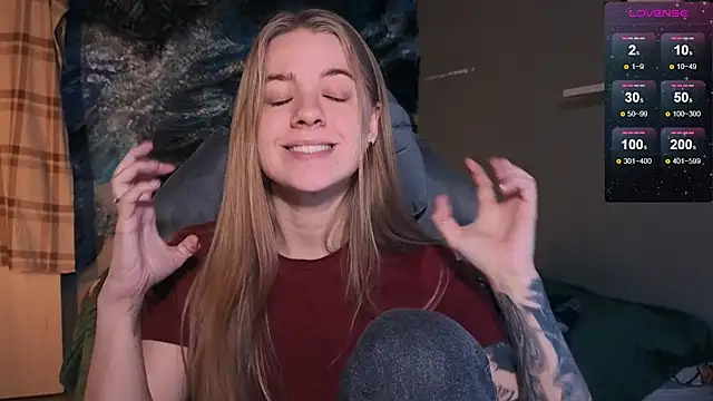 Snapshot of candy_maggie chatting on December 1, 2025, 1:16 pm candy maggie online show from December 1, 2025, 1:16 pm