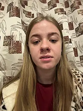 Snapshot of candy_maggie chatting on December 2, 2025, 7:42 pm candy maggie online show from December 2, 2025, 7:42 pm