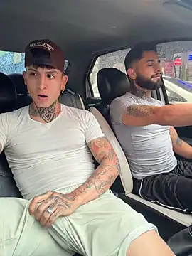  Tomy08calderon online show from October 11, 2025, 9:24 pm