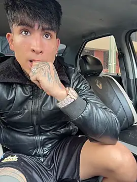  Tomy08calderon online show from November 6, 2025, 6:09 pm