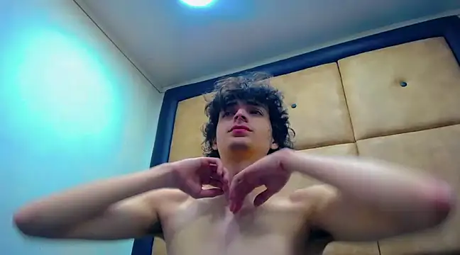 Sr BonnyEthan online show from December 11, 2024, 1:39 pm