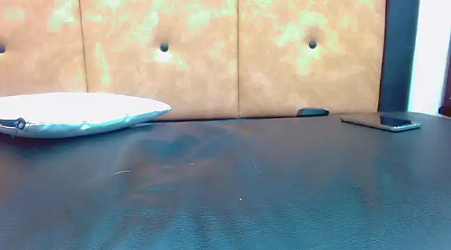 Sr BonnyEthan online show from December 17, 2024, 4:43 pm