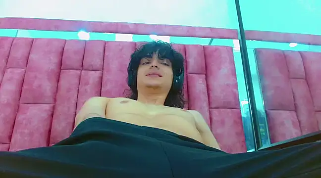 Sr BonnyEthan online show from January 27, 2025, 4:43 pm