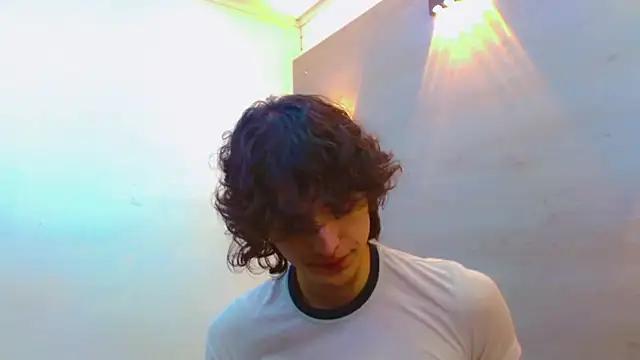 Sr BonnyEthan online show from September 12, 2025, 1:44 pm