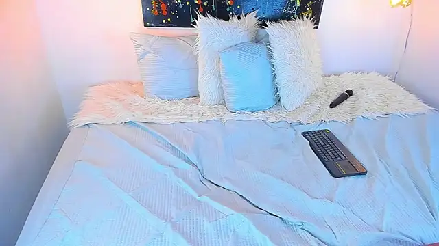 Snapshot of cloe_bridgee chatting on December 22, 2024, 9:22 am cloe bridgee online show from December 22, 2024, 9:22 am