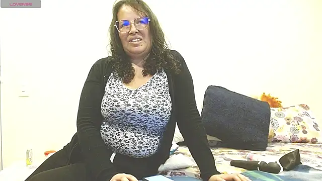 Snapshot of honeyhot_paty chatting on March 15, 2025, 9:49 pm honeyhot paty online show from March 15, 2025, 9:49 pm