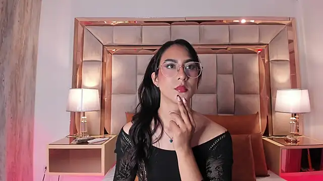 DaraBeckett online show from December 20, 2024, 12:05 pm