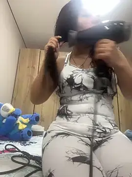 Snapshot of Isa-Jones chatting on December 14, 2025, 12:16 am Isa-Jones online show from December 14, 2025, 12:16 am