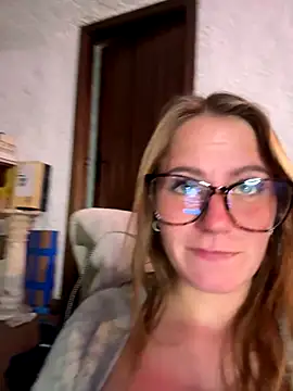 Snapshot of selenaluvv chatting on November 26, 2025, 4:08 pm selenaluvv online show from November 26, 2025, 4:08 pm