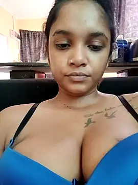 Indianqueen03 online show from November 25, 2025, 1:55 pm