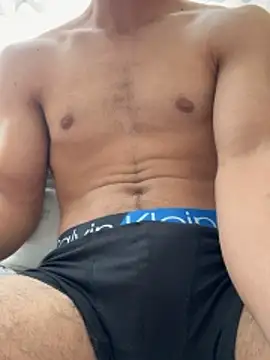Snapshot of MuscleBoyy777 chatting on October 21, 2025, 11:33 am MuscleBoyy777 online show from October 21, 2025, 11:33 am