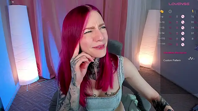 Snapshot of Roxy_____ chatting on January 23, 2025, 11:47 pm Roxy      online show from January 23, 2025, 11:47 pm