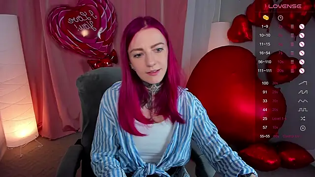 Snapshot of Roxy_____ chatting on February 13, 2025, 8:34 pm Roxy      online show from February 13, 2025, 8:34 pm