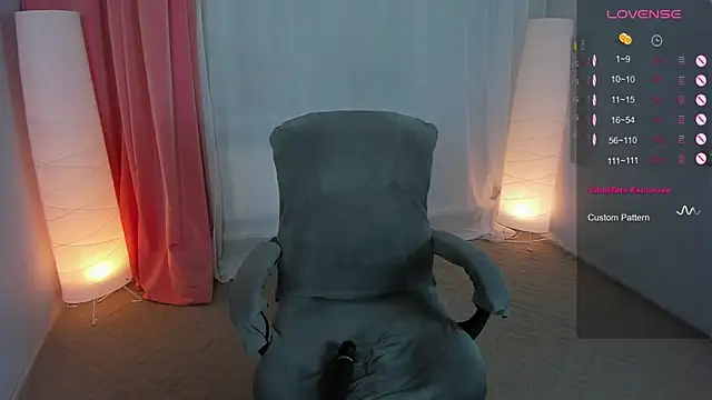 Snapshot of Roxy_____ chatting on February 21, 2025, 2:50 am Roxy      online show from February 21, 2025, 2:50 am