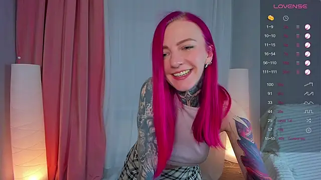 Snapshot of Roxy_____ chatting on March 16, 2025, 8:32 pm Roxy      online show from March 16, 2025, 8:32 pm