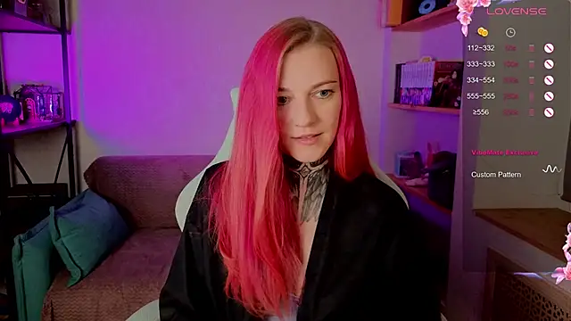 Snapshot of Roxy_____ chatting on October 5, 2025, 8:29 pm Roxy      online show from October 5, 2025, 8:29 pm