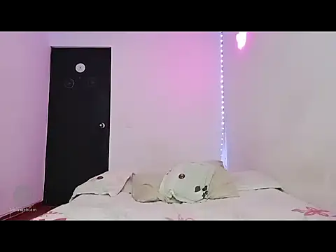 lucydreamm online show from September 27, 2025, 11:32 pm