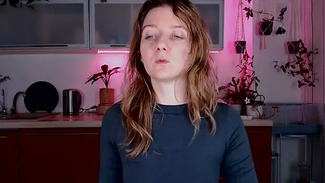 Snapshot of Elly_Helly chatting on December 13, 2024, 8:37 pm Elly Helly online show from December 13, 2024, 8:37 pm