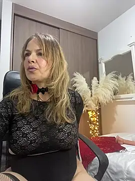 Snapshot of Leyna_liu chatting on February 3, 2025, 12:58 am Leyna liu online show from February 3, 2025, 12:58 am