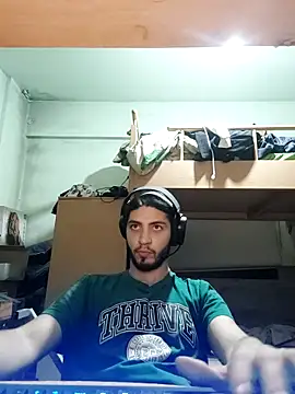 kleineid77 online show from November 9, 2025, 11:14 pm