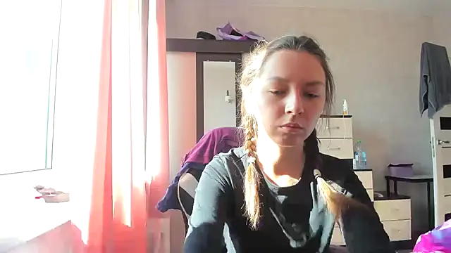 Snapshot of Adela_Vetta chatting on March 18, 2025, 10:03 am Adela Vetta online show from March 18, 2025, 10:03 am