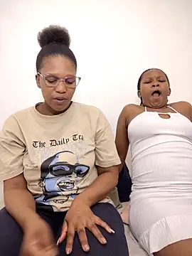 Snapshot of Curvy_sluty chatting on September 9, 2025, 9:25 pm Curvy sluty online show from September 9, 2025, 9:25 pm