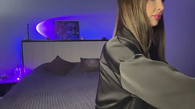 KristalNight online show from March 4, 2025, 6:26 am